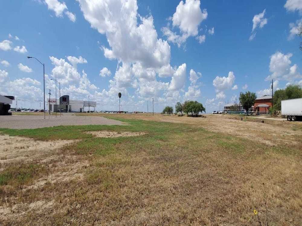 3801 Casa Blanca Rd, Laredo, TX 78041